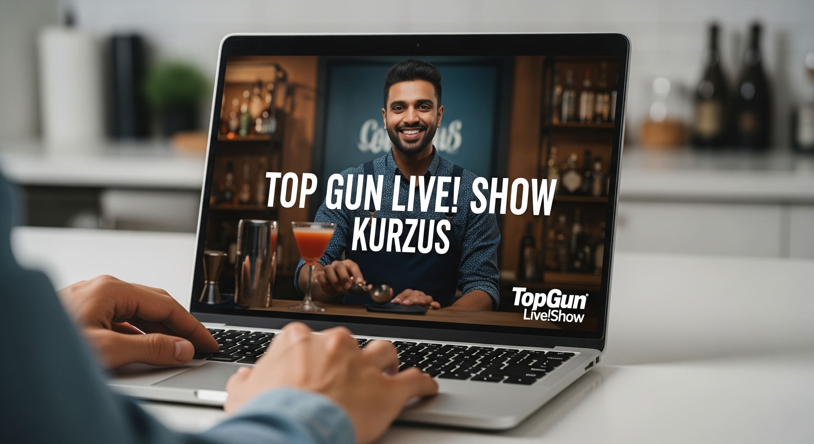 Online látványmixer kurzus, ahol a profi koktél szervíz minden titka elsajátítható.
